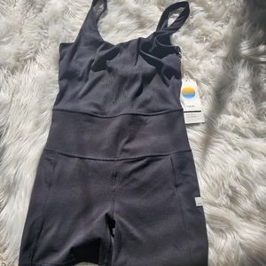 NWT  vuori onsie romper size med